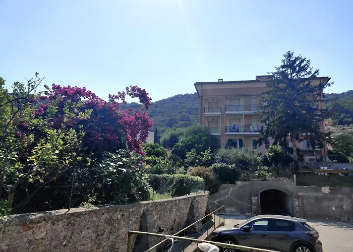 Sotto Il Cielo Finale Ligure